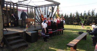 Majáles u Bežovci pri folklórnom klube Zahrajhorka dňa 30.4.2023